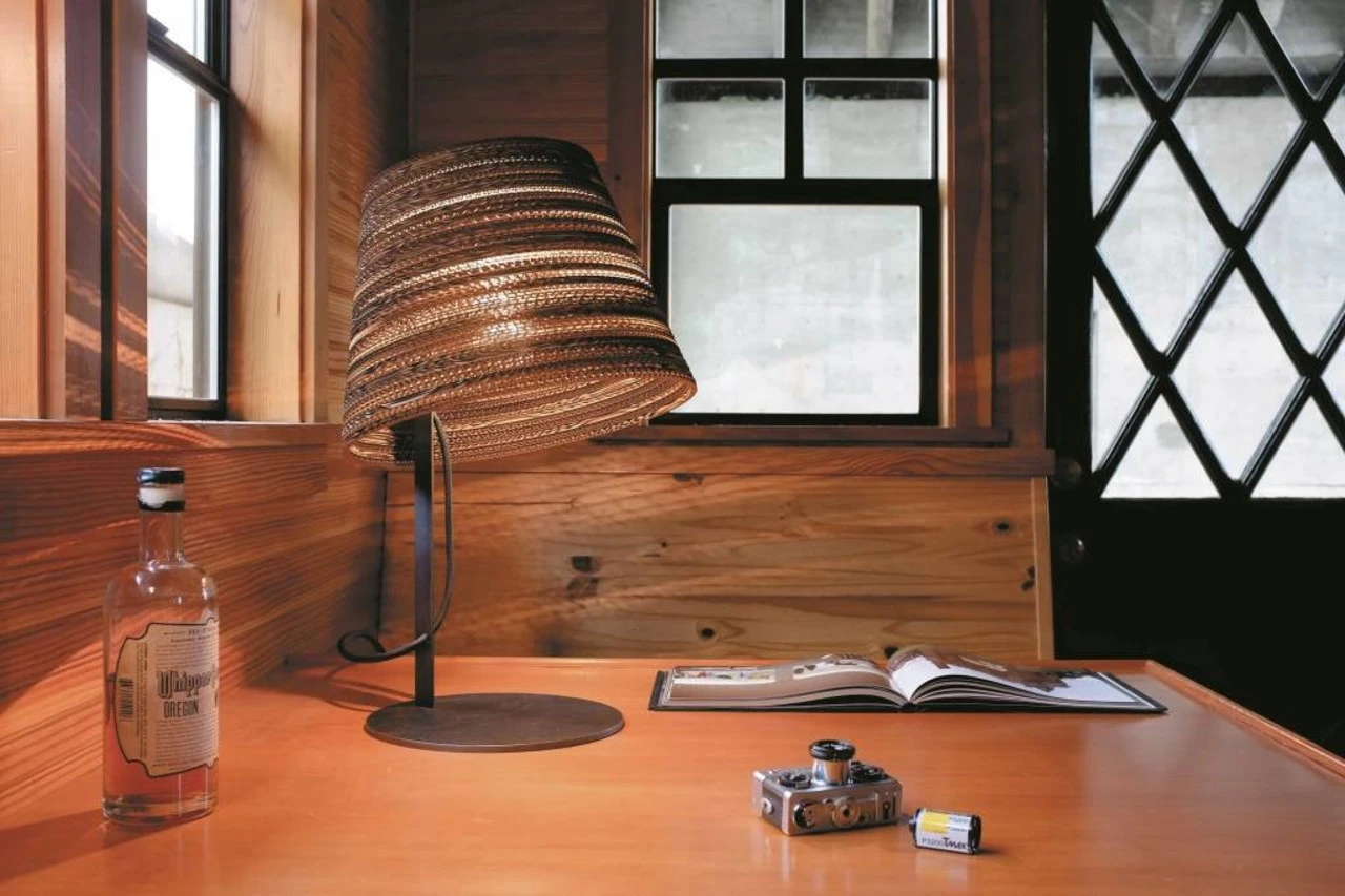 Graypants Tilt Tafellamp Bruin Karton Ø34x24x56cm 4 Graypants Tilt Tafellamp Bruin Karton Ø34x24x56cm - Afbeelding 2