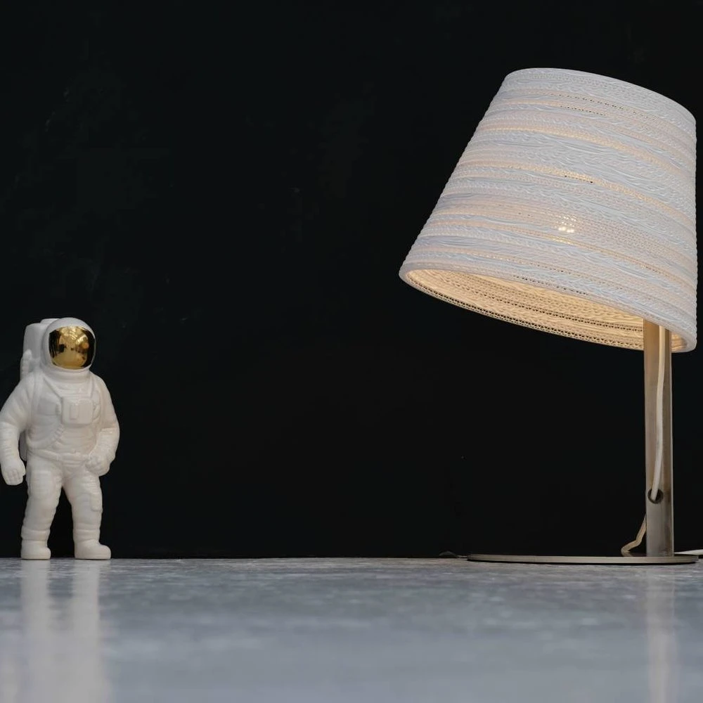 Graypants Tilt Tafellamp Wit Karton Ø34x24x56cm 4 Graypants Tilt Tafellamp Wit Karton Ø34x24x56cm - Afbeelding 2