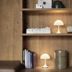 Louis Poulsen Panthella Portable V2 Tafellamp Wit - 5744612607 11 Louis Poulsen Panthella Portable V2 Tafellamp Wit - 5744612607 -Huisverlichting louis poulsen panthella portable v2 tafellamp wit 3