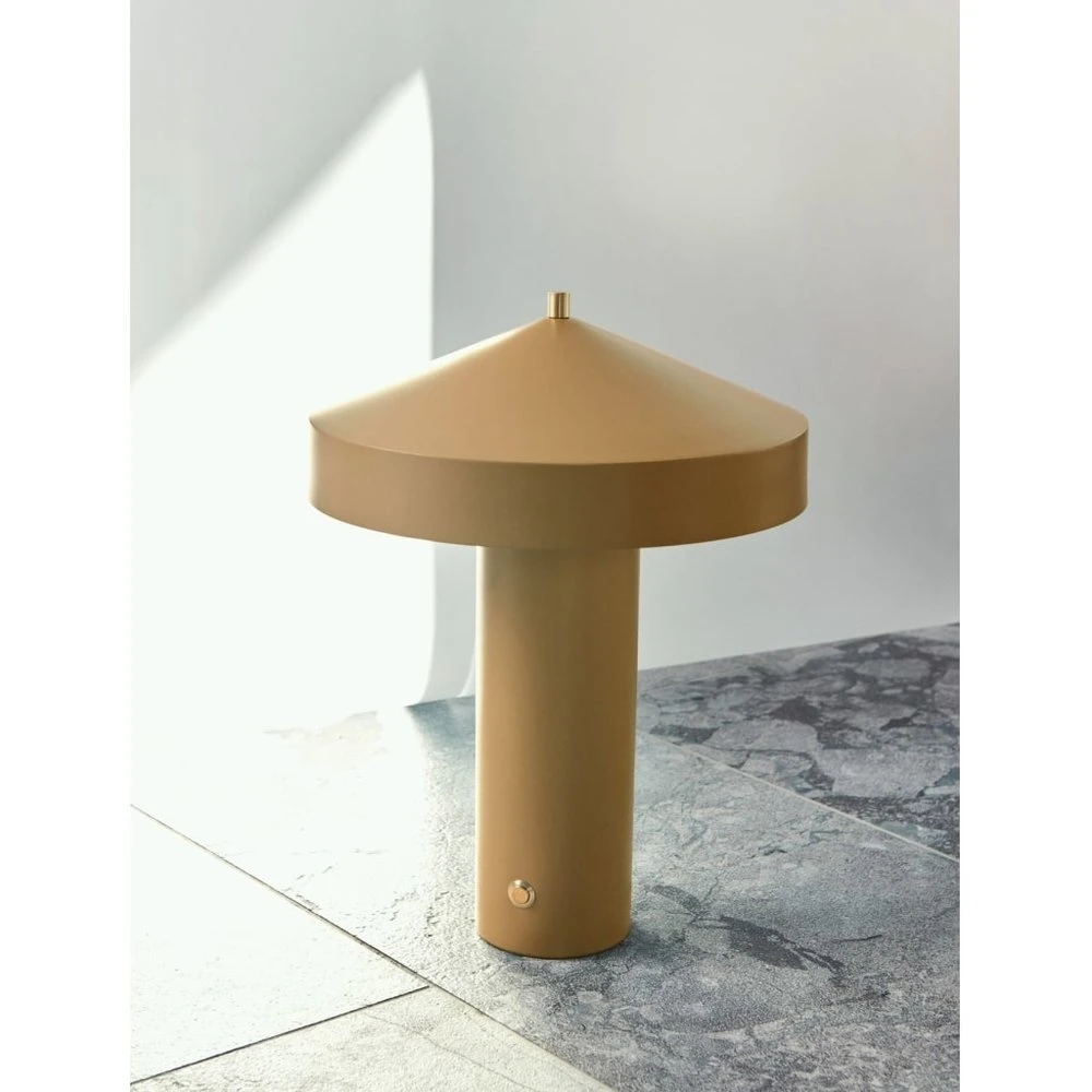 OYOY Hatto Tafellamp Saffraan - L300698 4 OYOY Hatto Tafellamp Saffraan - L300698 - Afbeelding 2